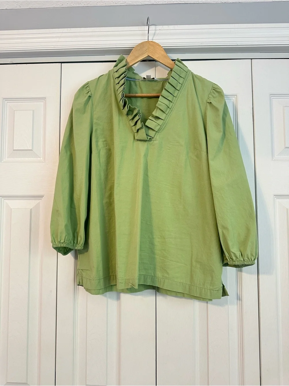 100% Cotton crown & ivy Sage Green Ruffle V-Neck Blouse - Picture 1 of 5